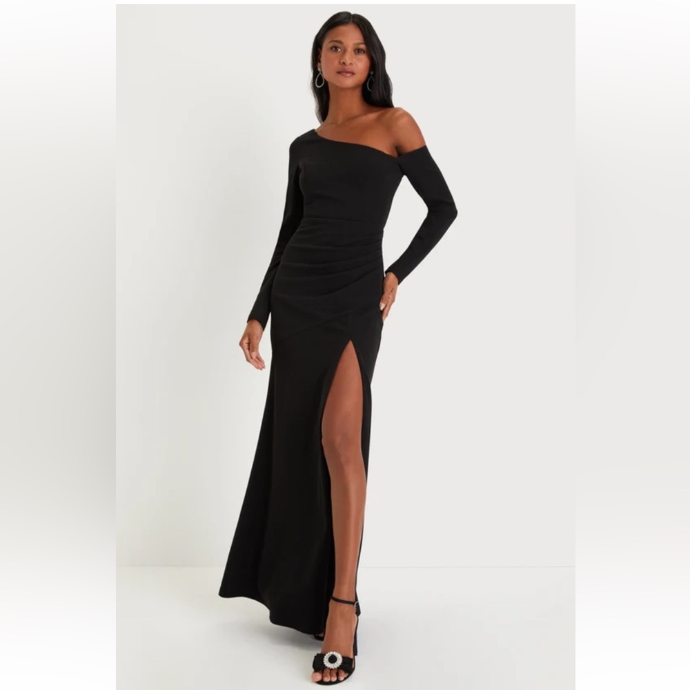 Lulu's Black One-Shoulder Maxi Dress